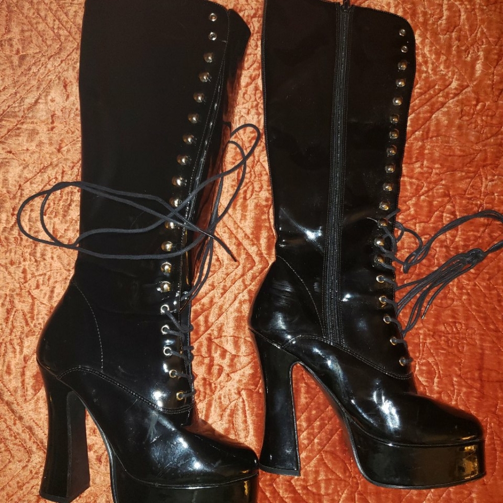 Sexy lace up platform boots size 7, Pleaser make